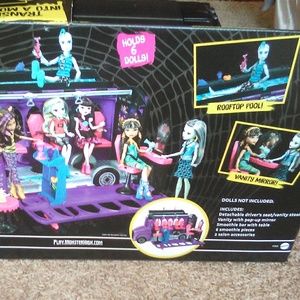 monster high salon bus